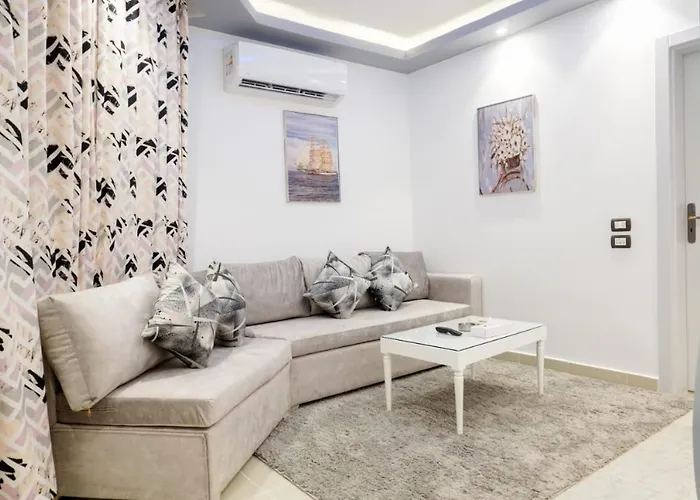 Luxury Two Bedroom In Delta