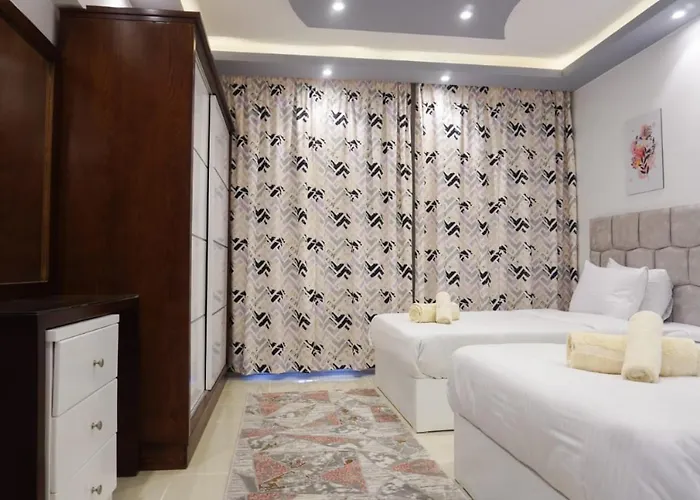 Luxury Two Bedroom In Delta Apartment *