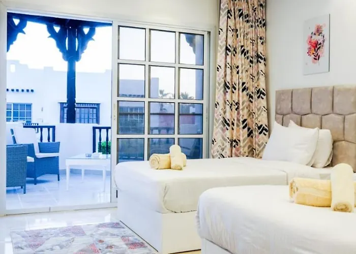 Luxury Two Bedroom In Delta Apartment *