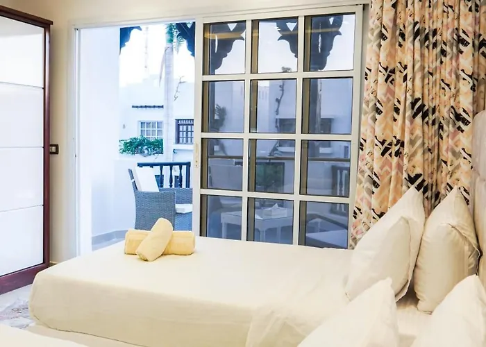 Luxury Two Bedroom In Delta Apartment *
