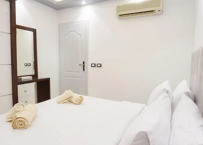 Luxury Two Bedroom In Delta *